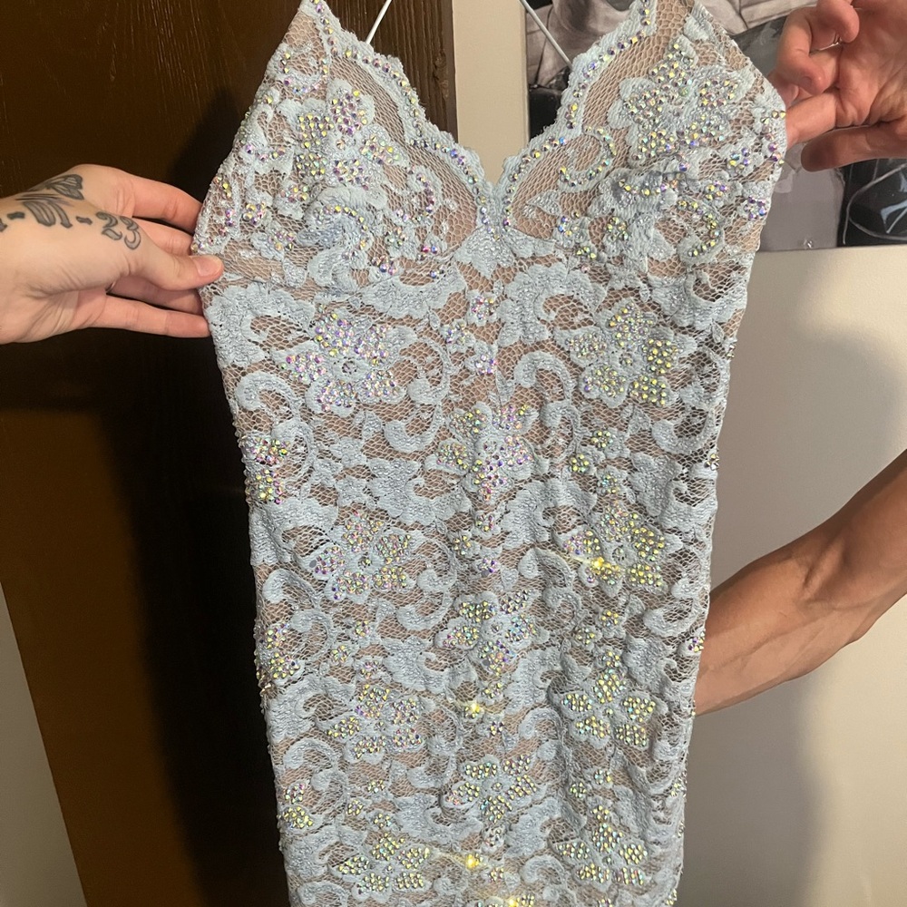 Elegant Backless Lace Dress
